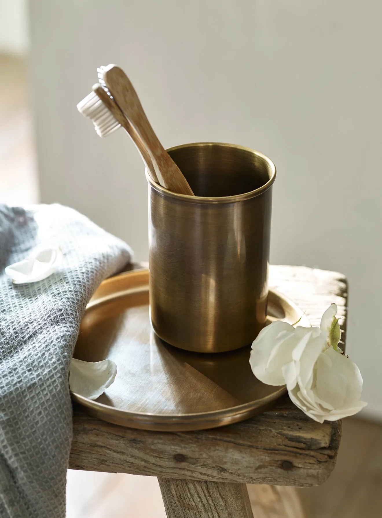 Bilton Toothbrush Holder, Antique Brass