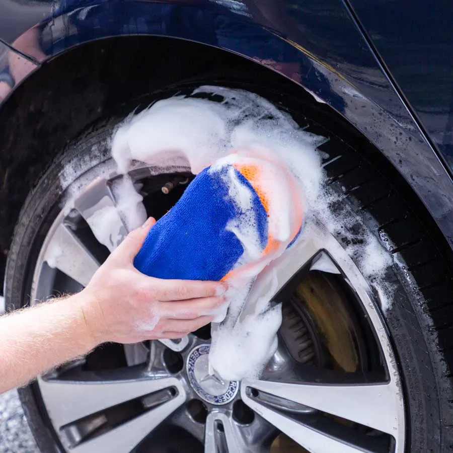 Complete 6pc Car Cleaning Kit - Streak & Scratch Free Tools To Wash, Dust & Polish!